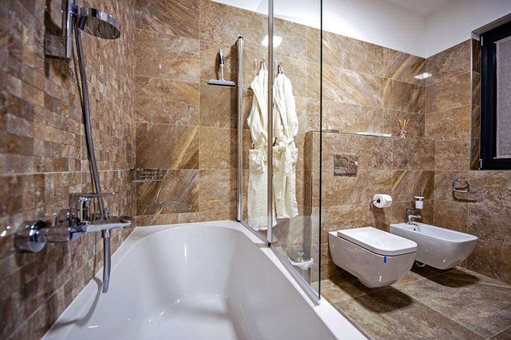 Sunset Luxury Apartment Ровінь Екстер'єр фото