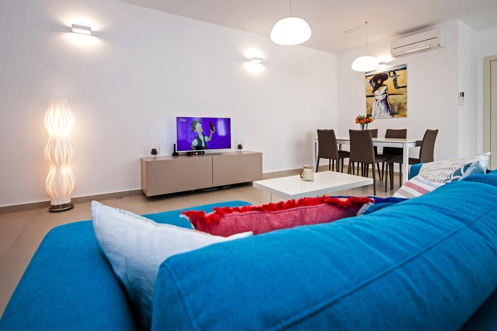 Sunset Luxury Apartment Ровінь Екстер'єр фото