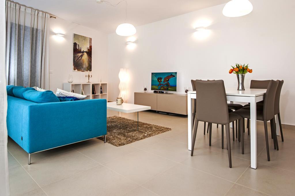 Sunset Luxury Apartment Ровінь Екстер'єр фото