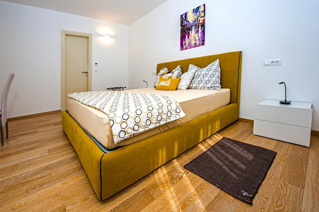 Sunset Luxury Apartment Ровінь Екстер'єр фото