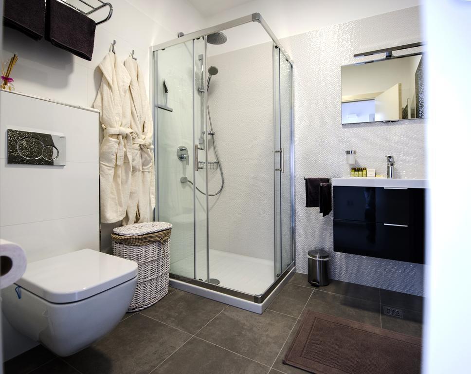 Sunset Luxury Apartment Ровінь Екстер'єр фото