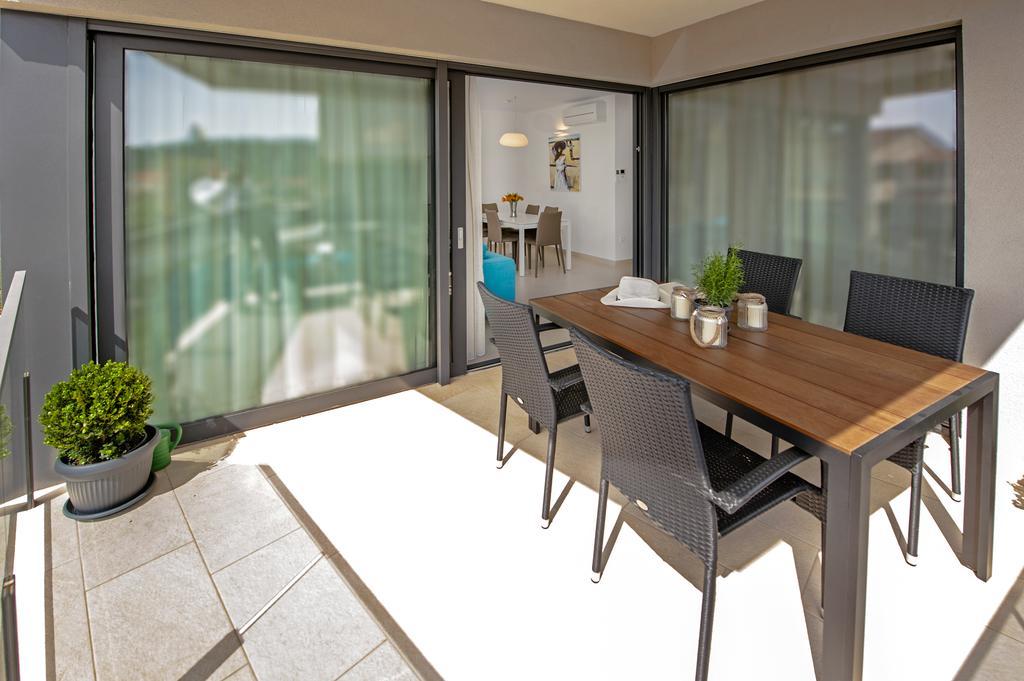 Sunset Luxury Apartment Ровінь Екстер'єр фото