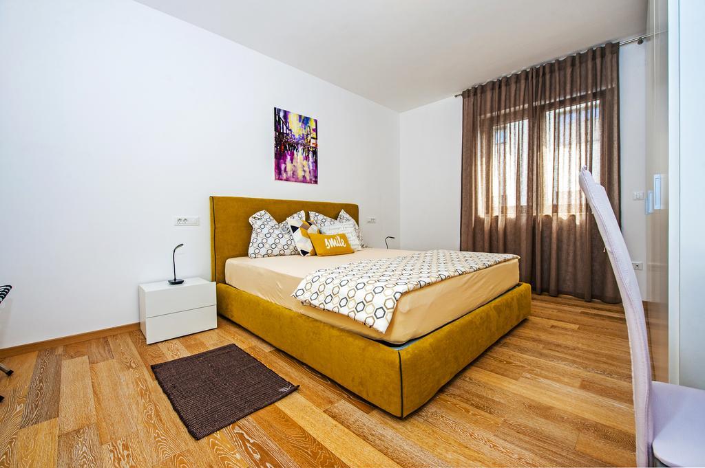 Sunset Luxury Apartment Ровінь Екстер'єр фото