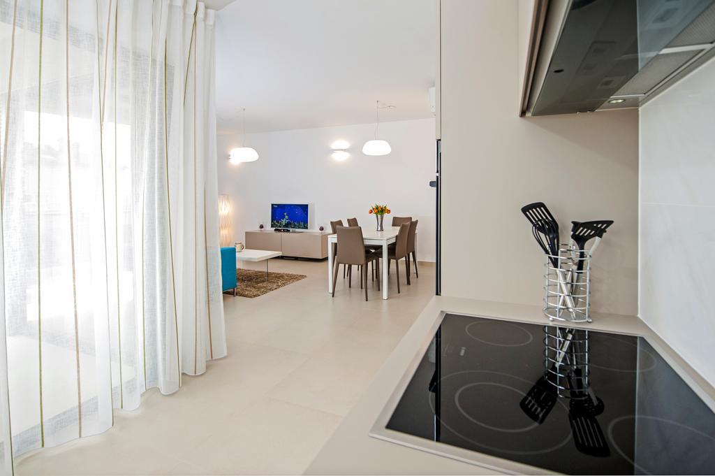Sunset Luxury Apartment Ровінь Екстер'єр фото