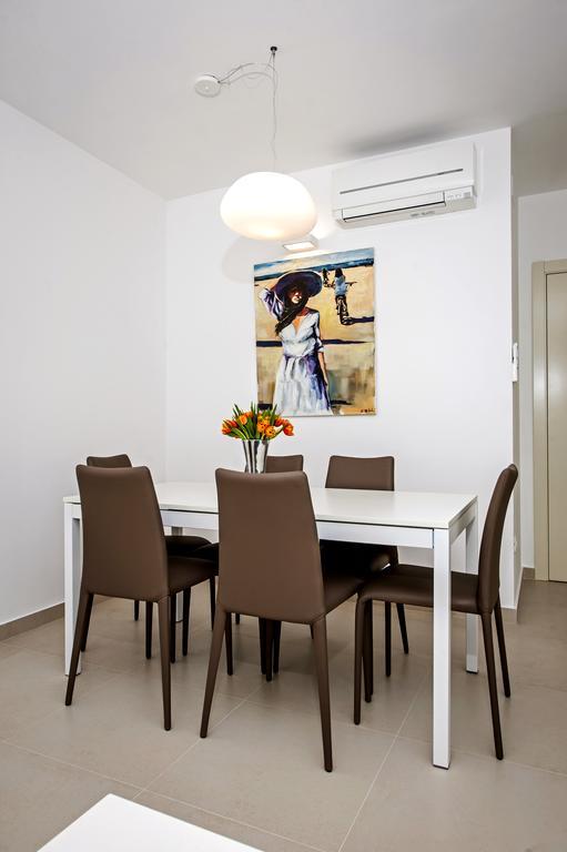 Sunset Luxury Apartment Ровінь Екстер'єр фото