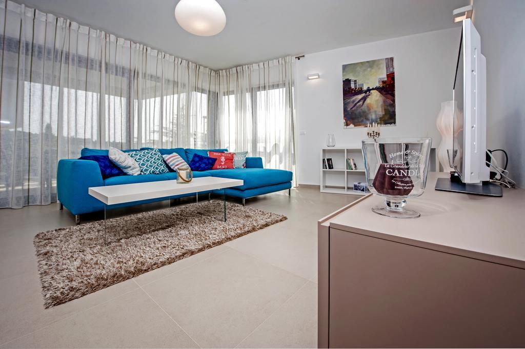 Sunset Luxury Apartment Ровінь Екстер'єр фото