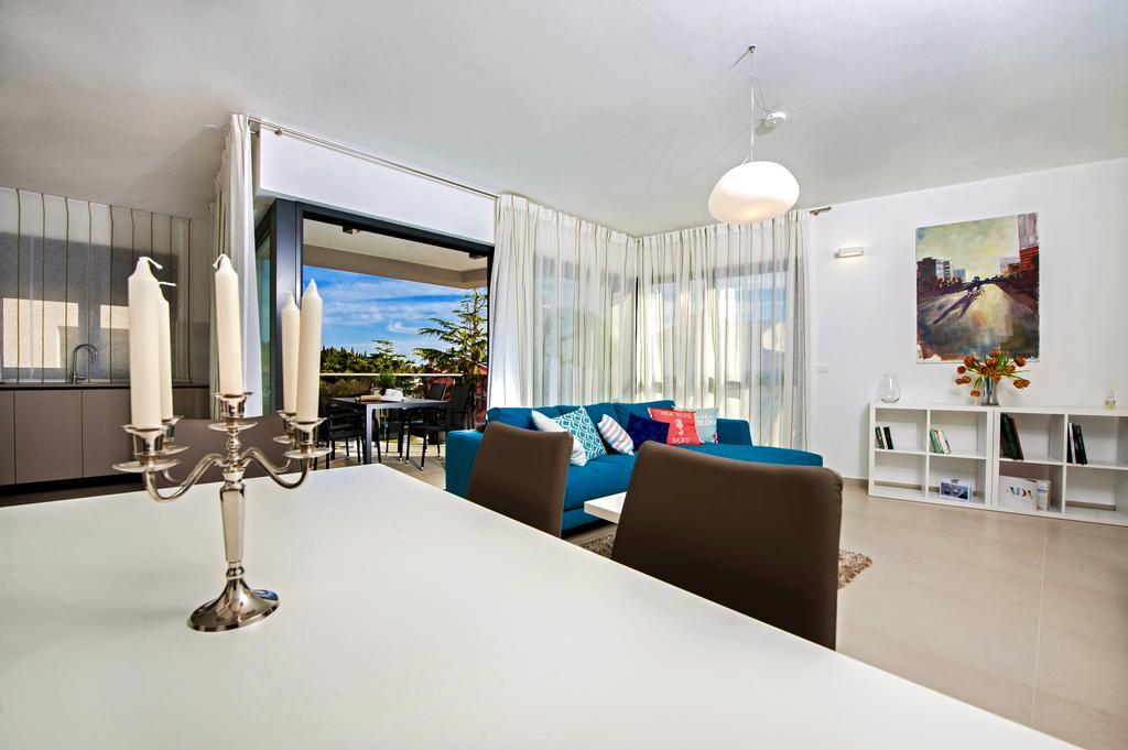 Sunset Luxury Apartment Ровінь Екстер'єр фото