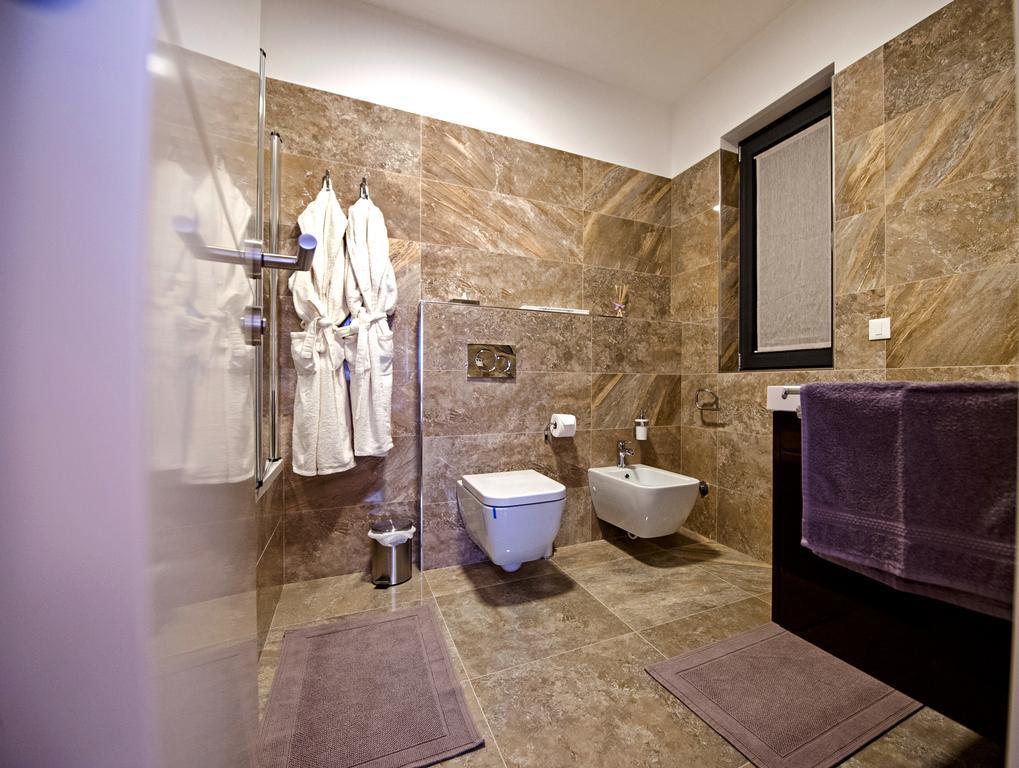 Sunset Luxury Apartment Ровінь Екстер'єр фото