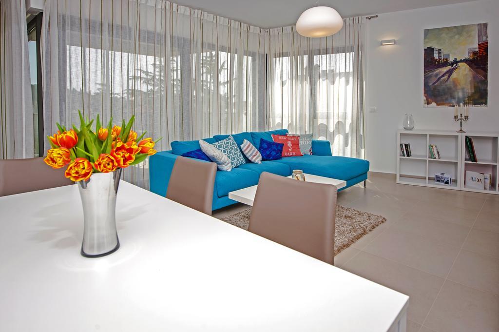 Sunset Luxury Apartment Ровінь Екстер'єр фото
